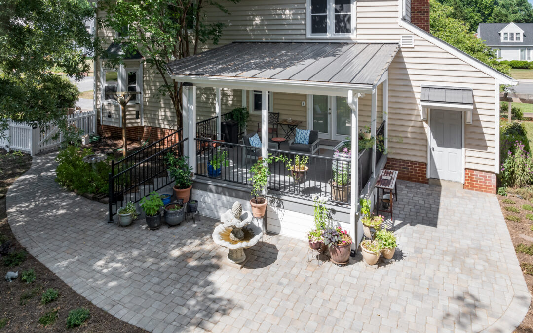 Planning an Outdoor Living Space? 5 Things To Consider Before Upgrading Your Deck